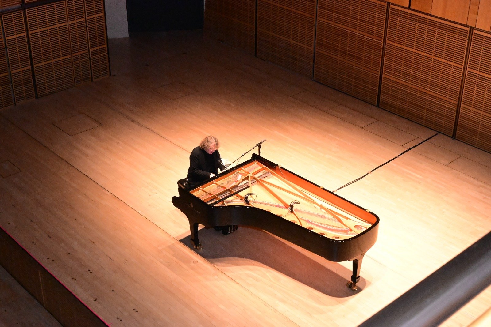 A Night of Light: Randy Edelman Brings Christmas to Carnegie Hall